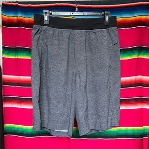Lululemon T.H.E. Short Linerless Gray Size Medium 11 inch inseam